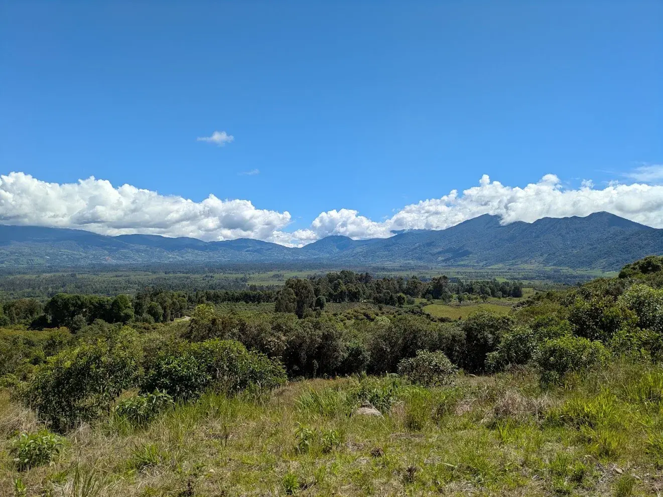 Valle y montañas del Pie de Monte Amazónico en Mocoa, Putumayo